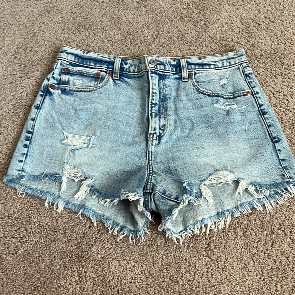 Abercrombie mom short high rise